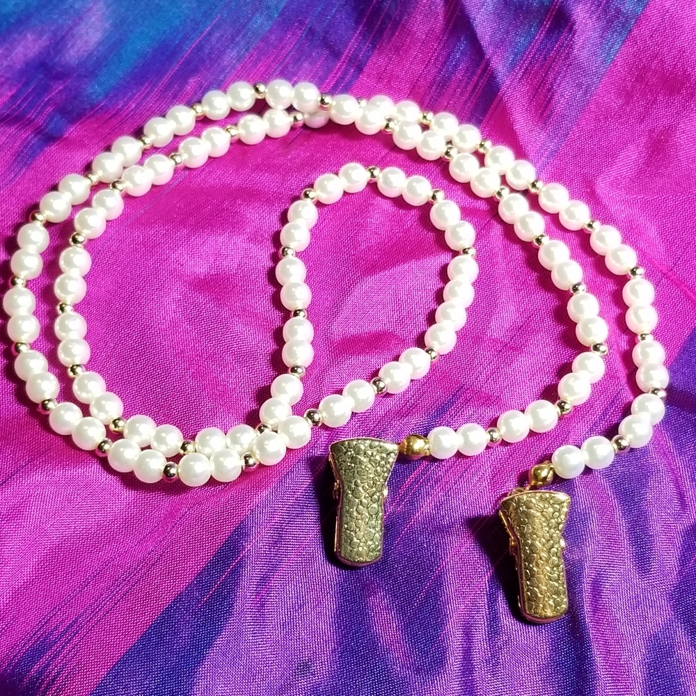 Vintage badge or mask clip holder chain faux pearl gold tone lanyard